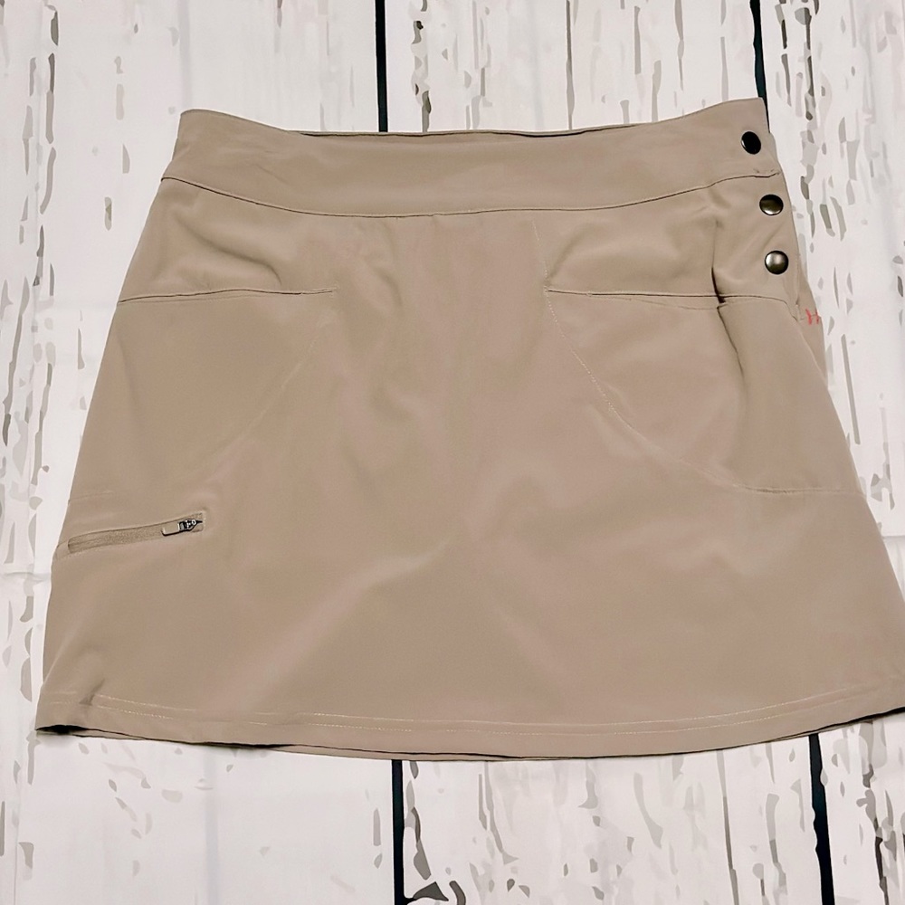 Koydan Freedom Trail Skorts Size Small Khaki Color